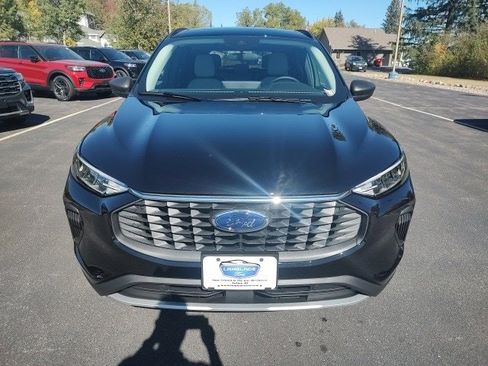 New 2025 Ford Escape Active w/ Active Premium Tech Pack image 2