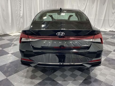 Used 2022 Hyundai Elantra Limited w/ Cargo Package FWD image 3