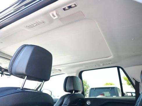Used 2025 Lincoln Navigator Reserve AWD/4WD image 36