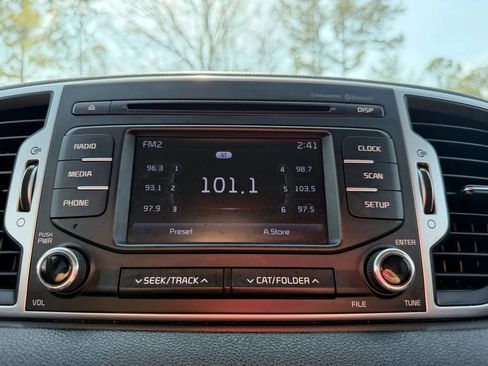 Used 2018 Kia Sportage LX image 18