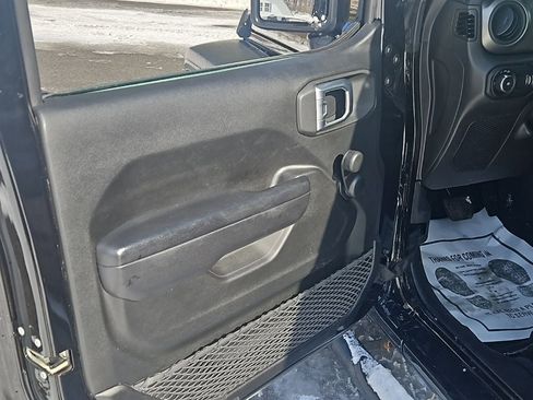 Used 2023 Jeep Wrangler Sport image 9