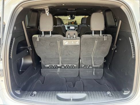 Used 2019 Chrysler Pacifica Touring Plus w/ Advanced Safetytec Group FWD image 16