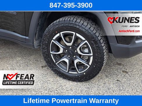 Used 2024 Jeep Compass Trailhawk AWD/4WD image 9