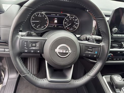 Certified 2024 Nissan Pathfinder SV image 16