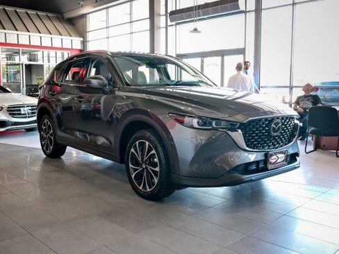 Used 2022 MAZDA CX-5 AWD 2.5 S w/ Premium Package image 3