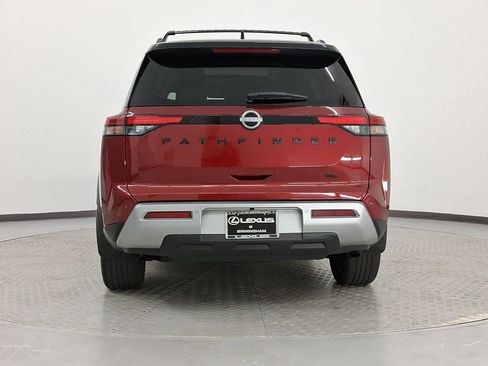 Used 2024 Nissan Pathfinder SL w/ SL Premium Package image 10