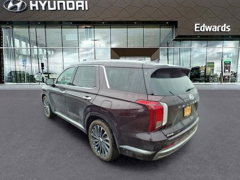 Used 2024 Hyundai Palisade Calligraphy image 3