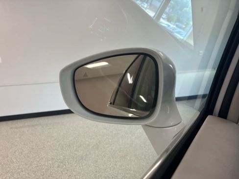 Used 2022 Chrysler Pacifica Touring-L FWD image 35