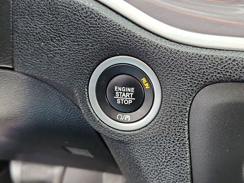 Used 2019 Dodge Charger SXT w/ Blacktop Package image 16