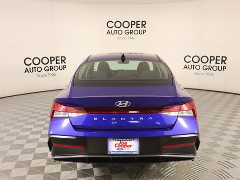 Used 2025 Hyundai Elantra SEL image 22