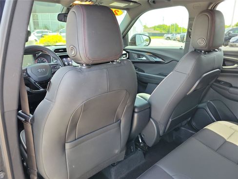 Used 2022 Chevrolet TrailBlazer RS w/ Sun and Liftgate Package FWD image 14