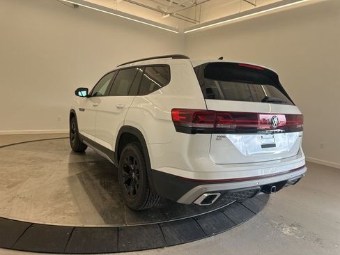 New 2026 Volkswagen Atlas Peak Edition AWD/4WD image 3