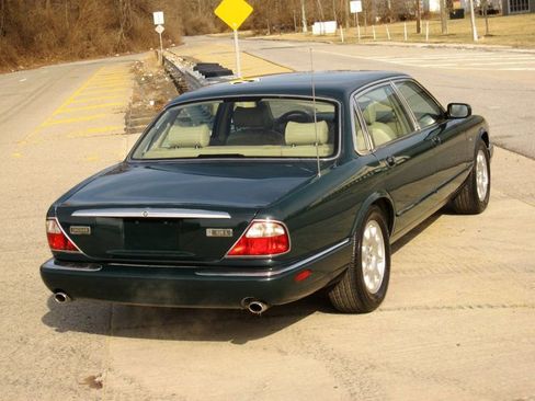 Used 2000 Jaguar XJ8 image 12