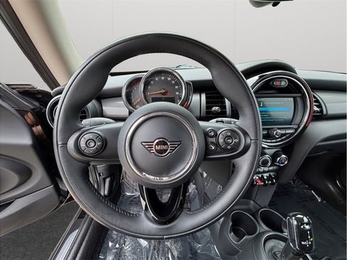 Used 2021 MINI Cooper 2-Door Hardtop FWD image 21