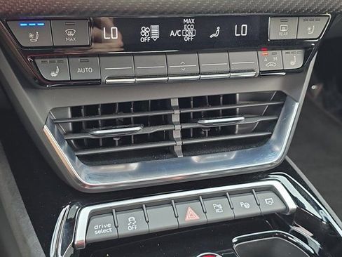 Used 2022 Audi RS e-tron GT image 23