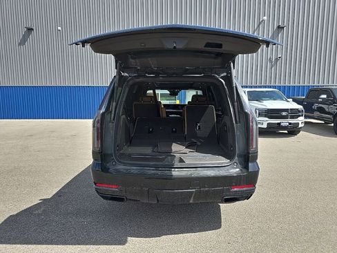 Used 2025 Cadillac Escalade Premium Luxury w/ Touring Package AWD/4WD image 6