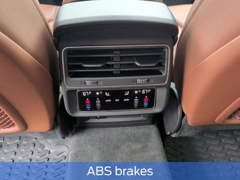 Used 2022 Audi Q8 Premium Plus AWD/4WD image 16