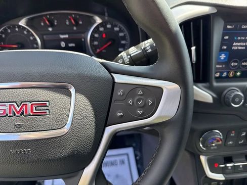 Used 2024 GMC Terrain SLT AWD/4WD image 18