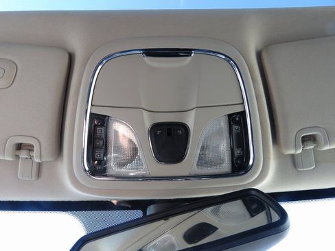 Used 2018 Jeep Cherokee Overland w/ Heavy Duty Protection Group image 29