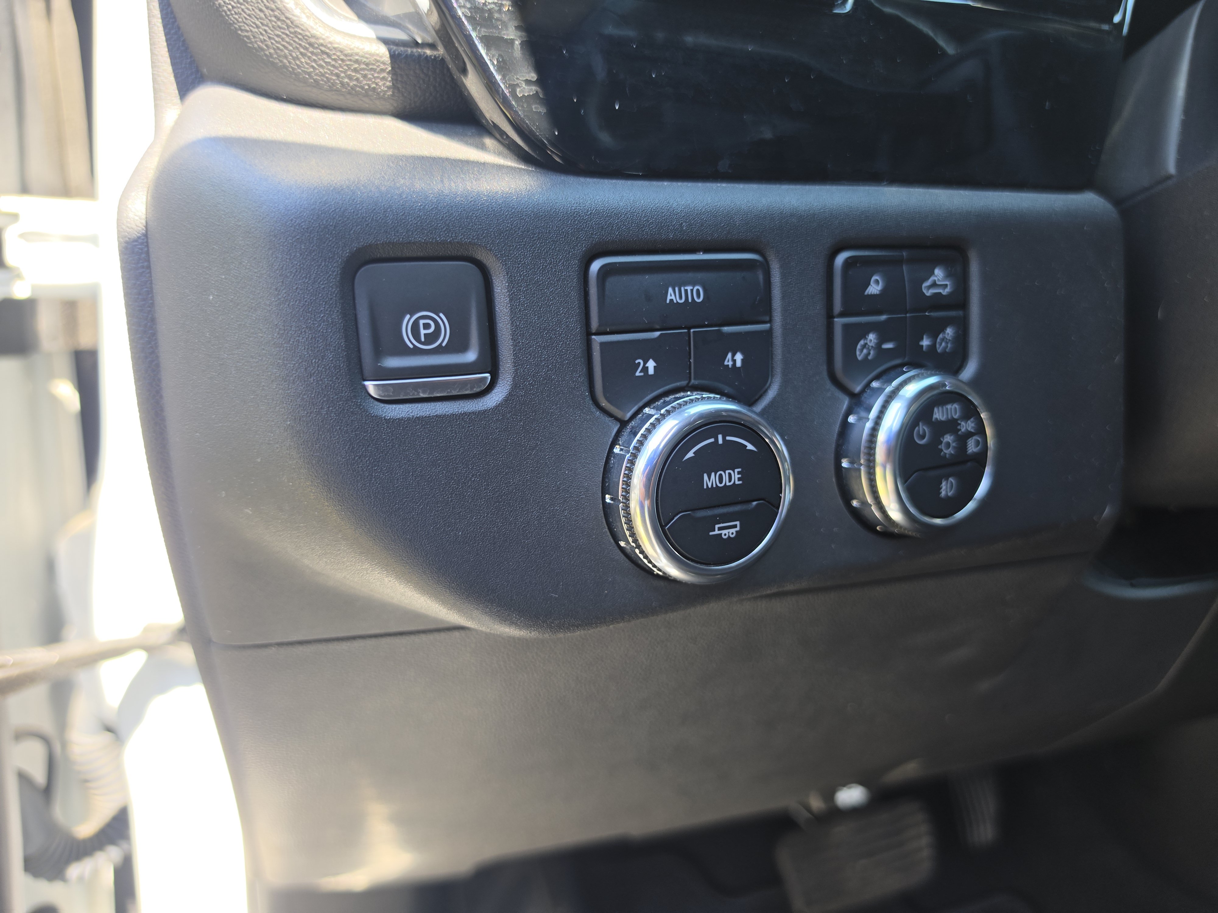 Used 2024 GMC Sierra 1500 SLT w/ SLT Premium Plus Package AWD/4WD image 20