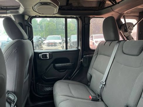 Used 2023 Jeep Wrangler Unlimited Sport AWD/4WD image 19