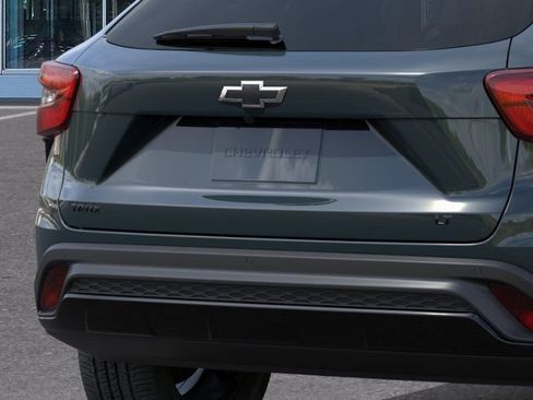 New 2026 Chevrolet Trax LT w/ Driver Confidence Package FWD image 14