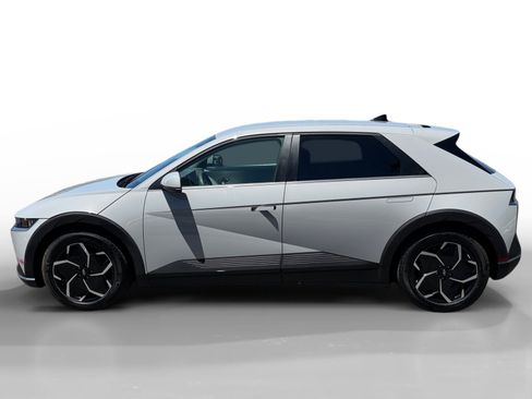 Used 2024 Hyundai Ioniq 5 SEL RWD image 2