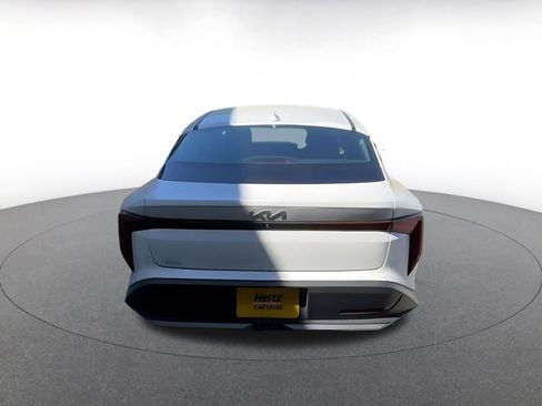 Used 2025 Kia K4 LXS image 12
