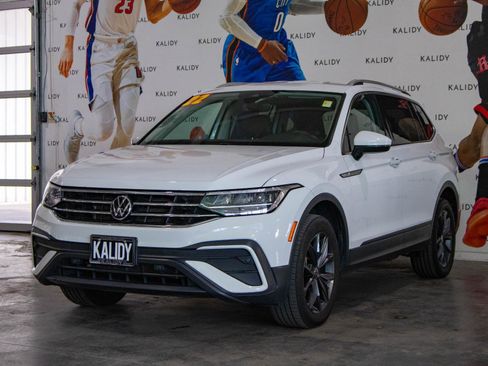 Used 2022 Volkswagen Tiguan SE image 19