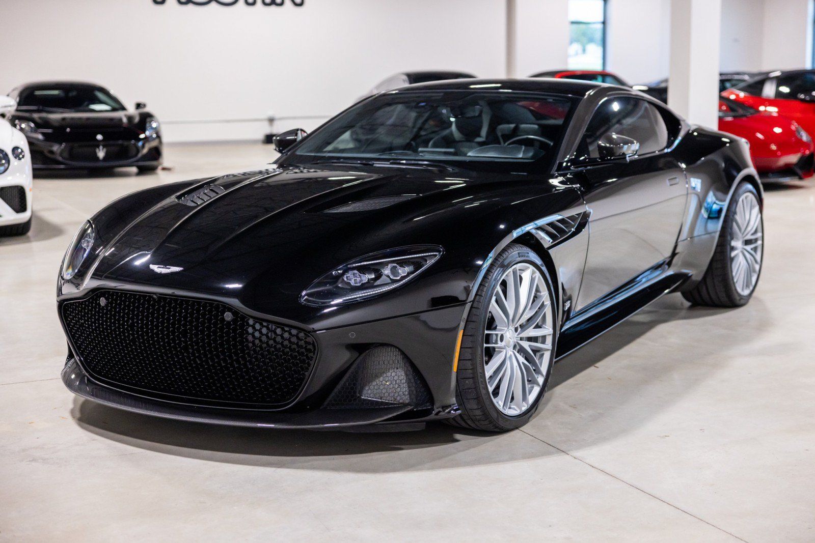 Used 2022 Aston Martin DBS Superleggera RWD image 12