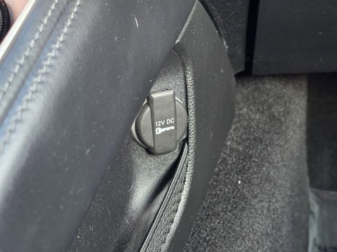 Used 2021 Dodge Challenger SXT image 27