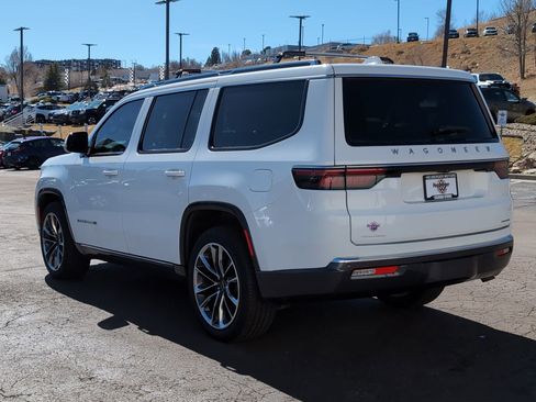 Used 2022 Jeep Wagoneer Series III w/ Premium Group I image 5