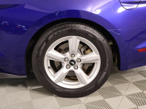 Used 2016 Ford Mustang Coupe RWD image 16