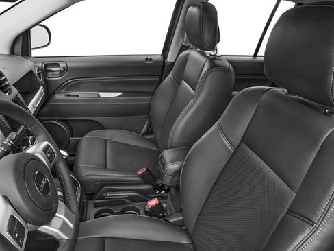 Used 2017 Jeep Compass Latitude AWD/4WD image 12