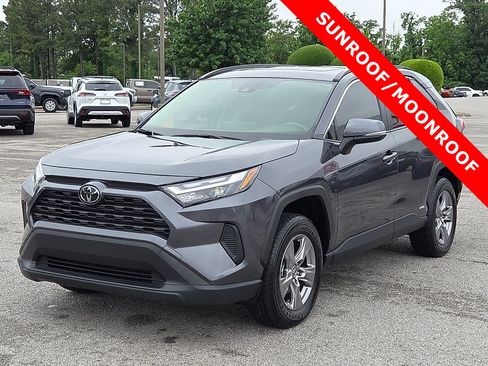 Used 2025 Toyota RAV4 XLE w/ Convenience Package AWD/4WD image 2