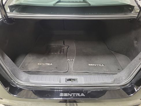 Used 2024 Nissan Sentra SV image 9