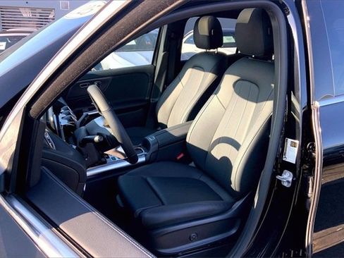 Used 2025 Mercedes-Benz GLA 250 4MATIC image 6