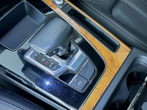 Used 2023 Audi Q5 2.0T Premium w/ Convenience Package image 17