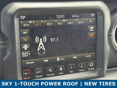 Used 2023 Jeep Wrangler Unlimited Sahara w/ Cold Weather Group AWD/4WD image 23
