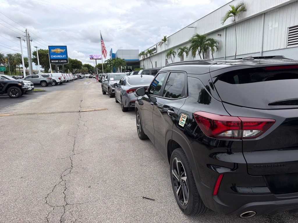 Used 2022 Chevrolet TrailBlazer RS FWD image 14