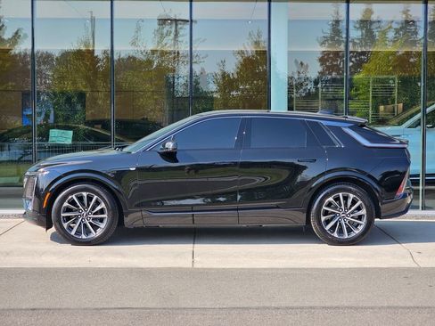 Certified 2024 Cadillac Lyriq Sport AWD/4WD image 2