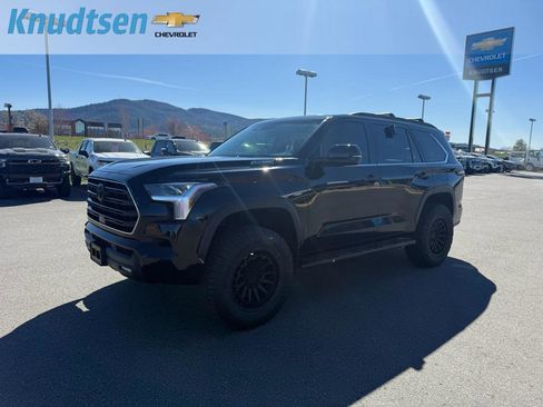 Used 2024 Toyota Sequoia SR5 w/ SR5 Premium Package image 3