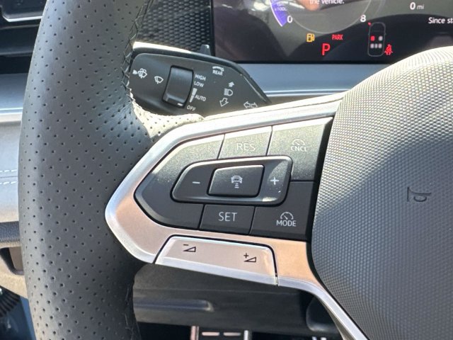 New 2026 Volkswagen Tiguan SE R-Line FWD image 16