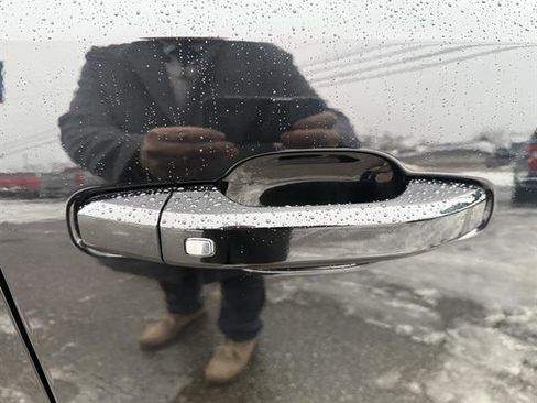 Used 2024 Chevrolet Colorado Z71 w/ Advanced Trailering Package image 17