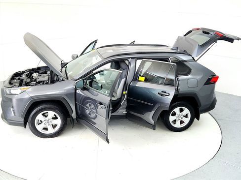 Certified 2021 Toyota RAV4 XLE image 18