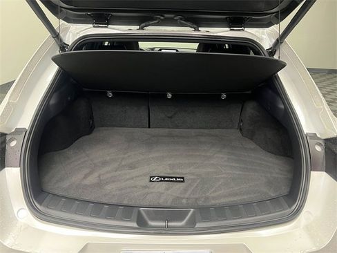 Certified 2024 Lexus UX 250h FWD image 8