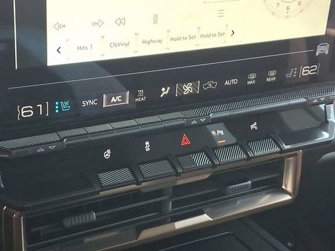Used 2025 GMC Hummer EV 3X AWD/4WD image 14