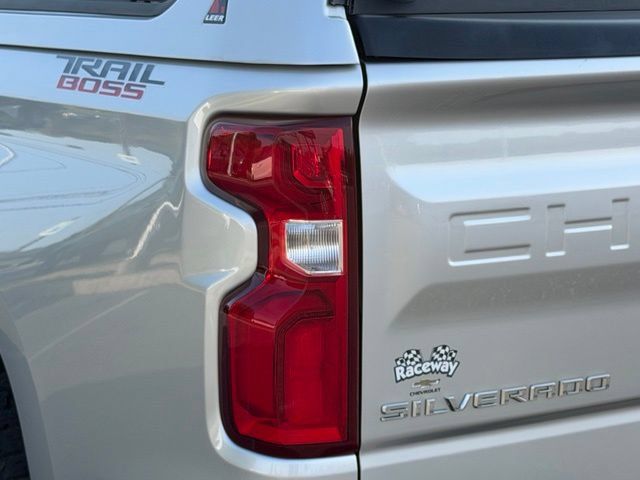 Used 2020 Chevrolet Silverado 1500 LT Trail Boss AWD/4WD image 21