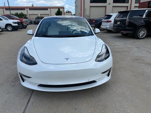 Used 2021 Tesla Model 3 Standard Range Plus RWD image 2