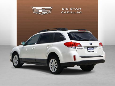 Used 2011 Subaru Outback 2.5i Premium AWD/4WD image 3